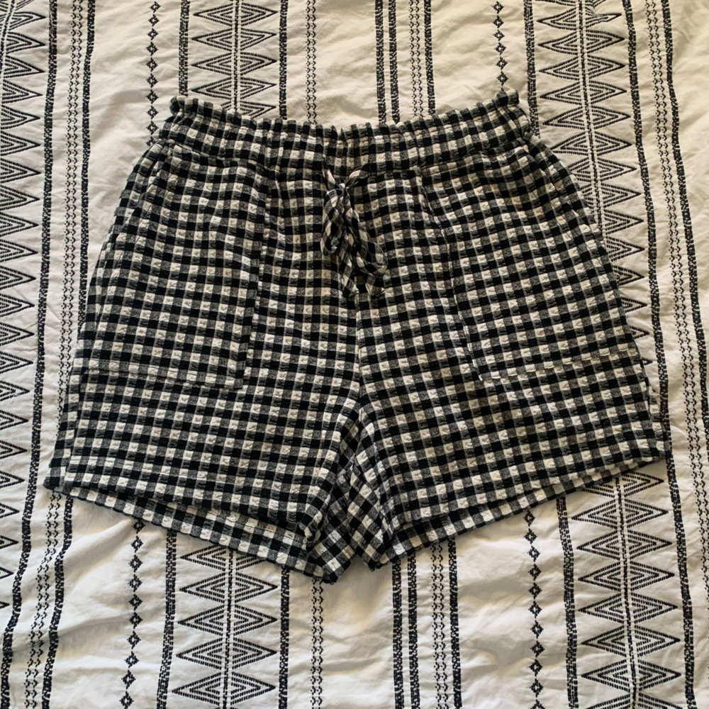 Versona | Black and White Checkered Shorts Size Small